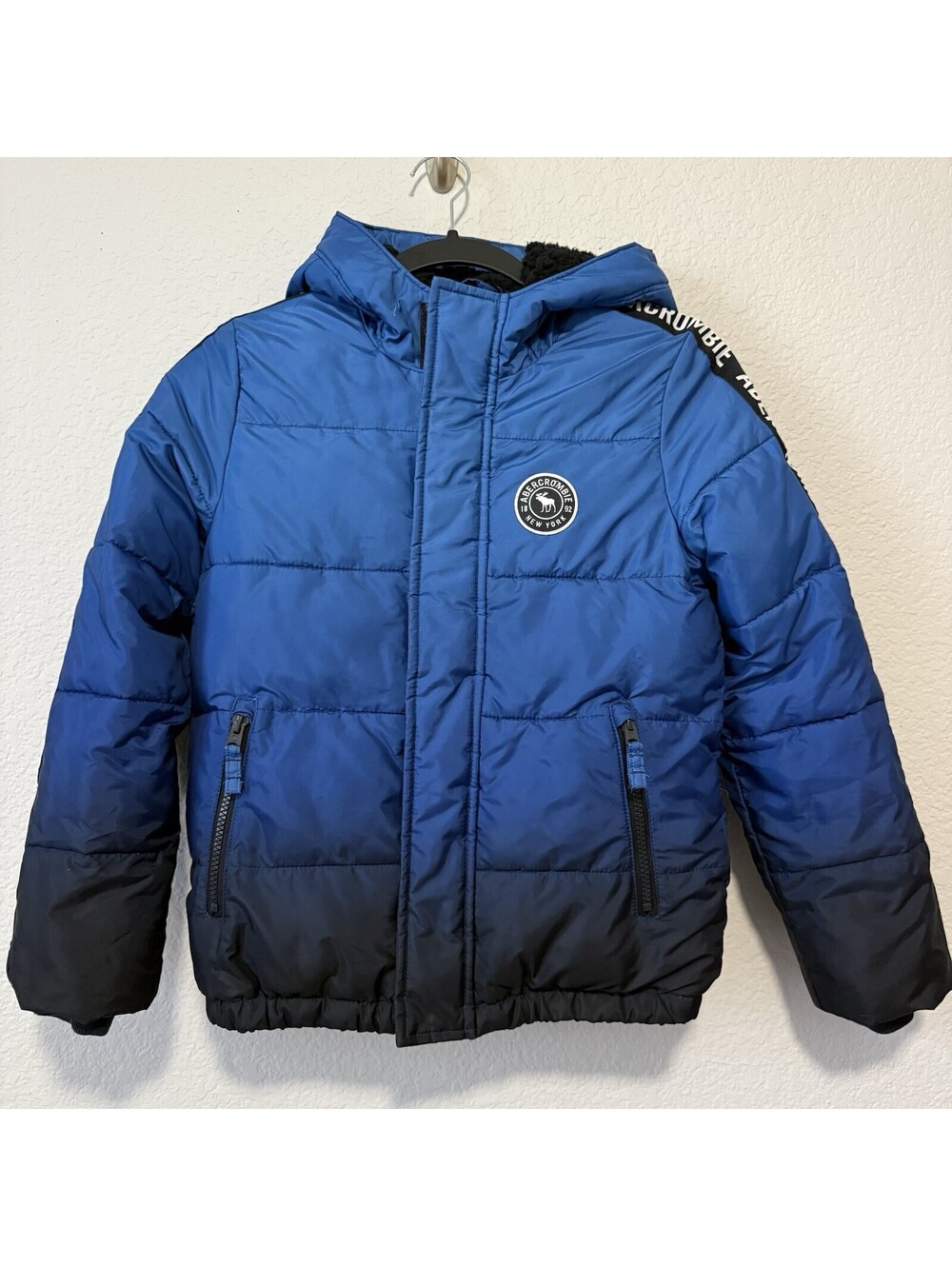 Abercrombie Kids Boys 9/10 Blue Puffer Jacket Sherpa Lined Hooded Logo
